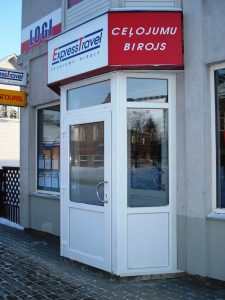 Balts PVC vējtveris